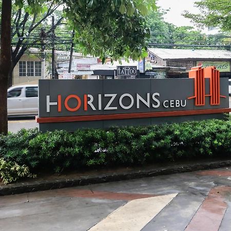 Ezeniel'S Place At Horizons 101 Condominium Cebu Exterior photo